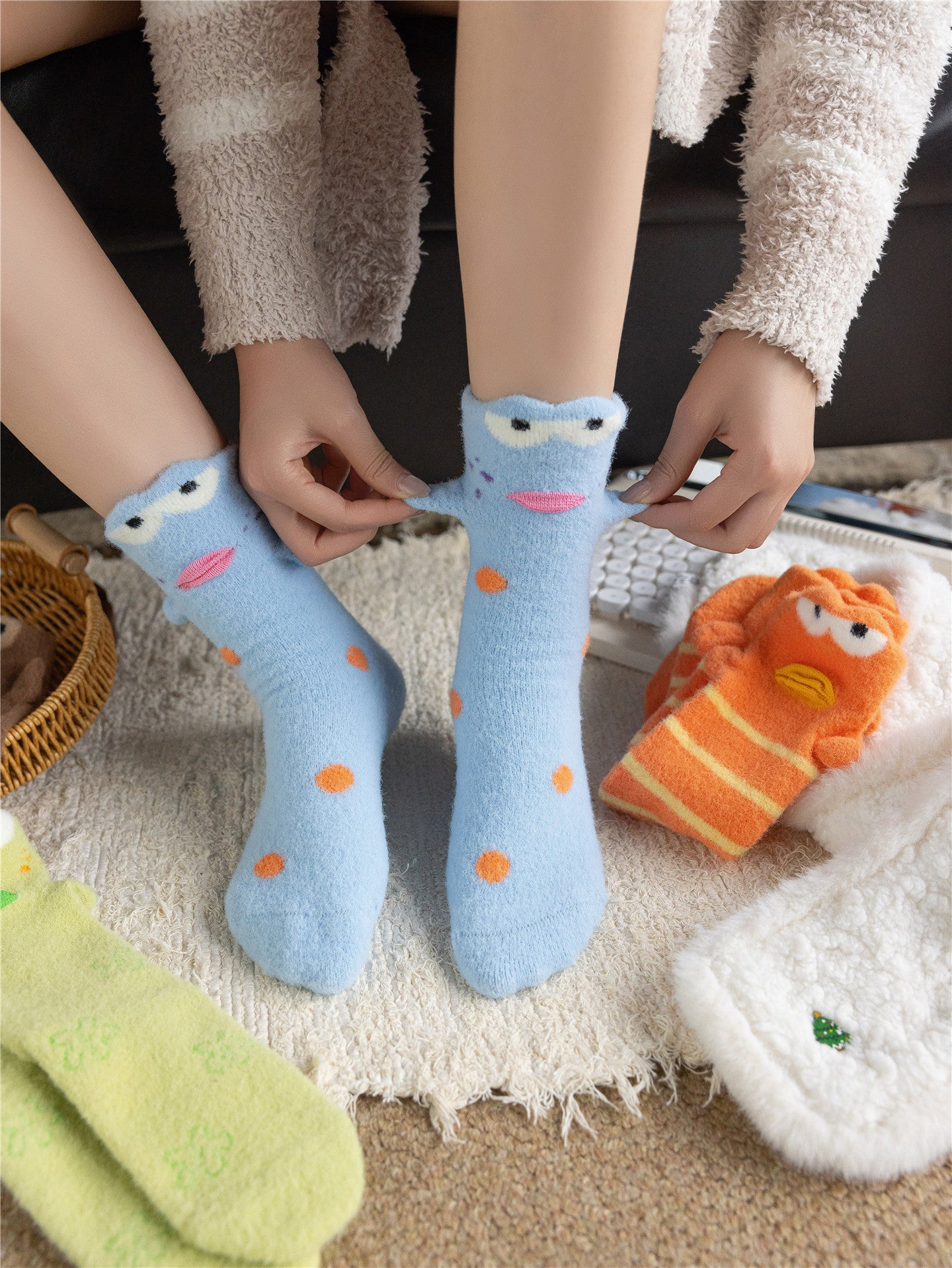 Cute Clownfish Pattern Fleece-Lined Slouch Socks