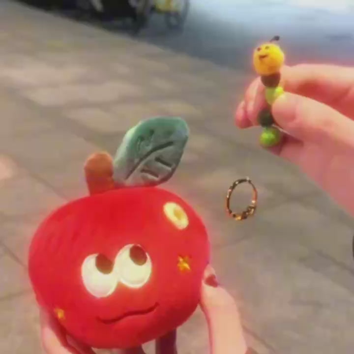 The "Surprise Inside" Apple: Interactive Reveal Plush Toy